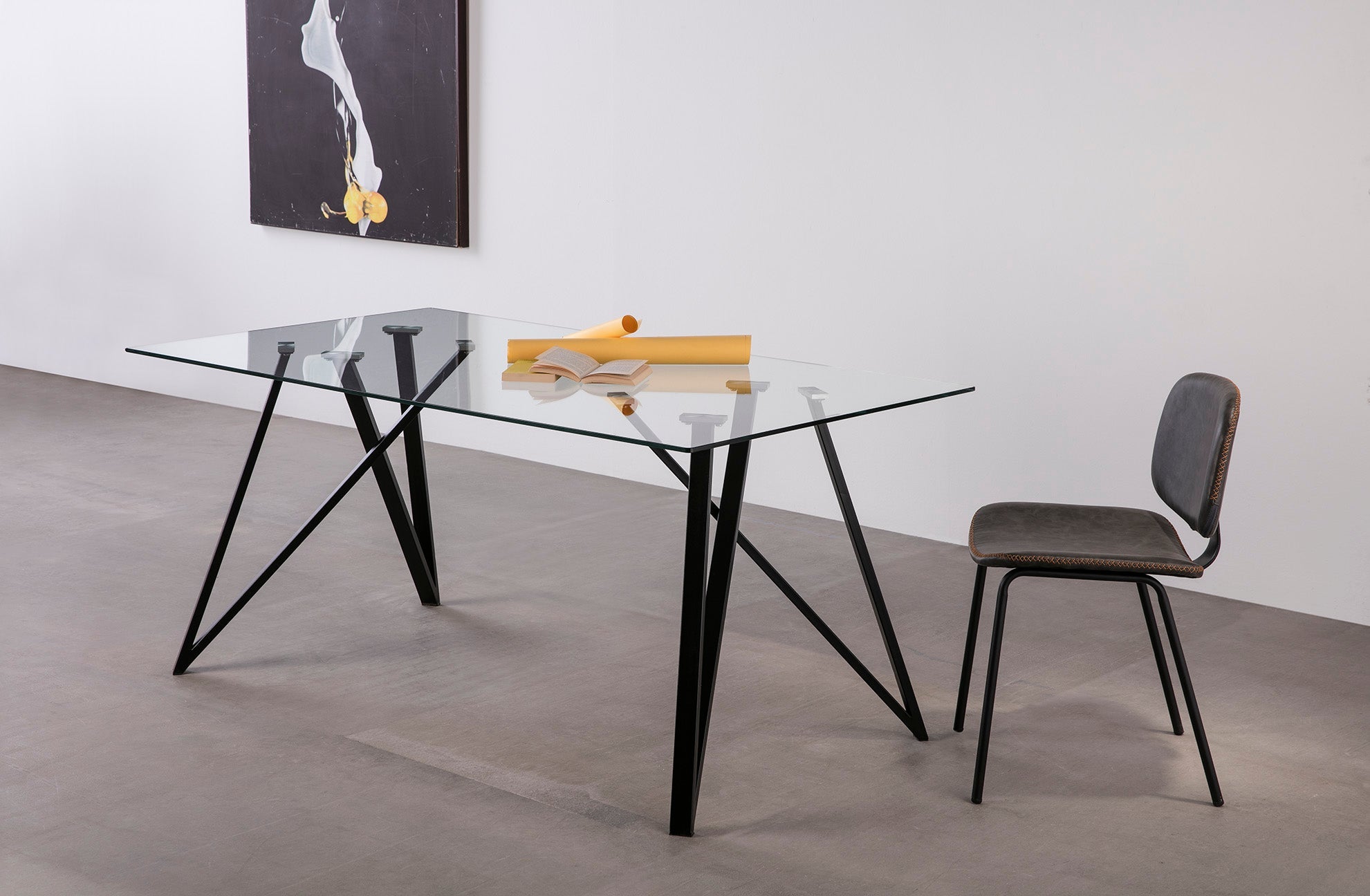 Table à manger 6 places 160x90 cm Segno avec plateau en verre et pieds en métal