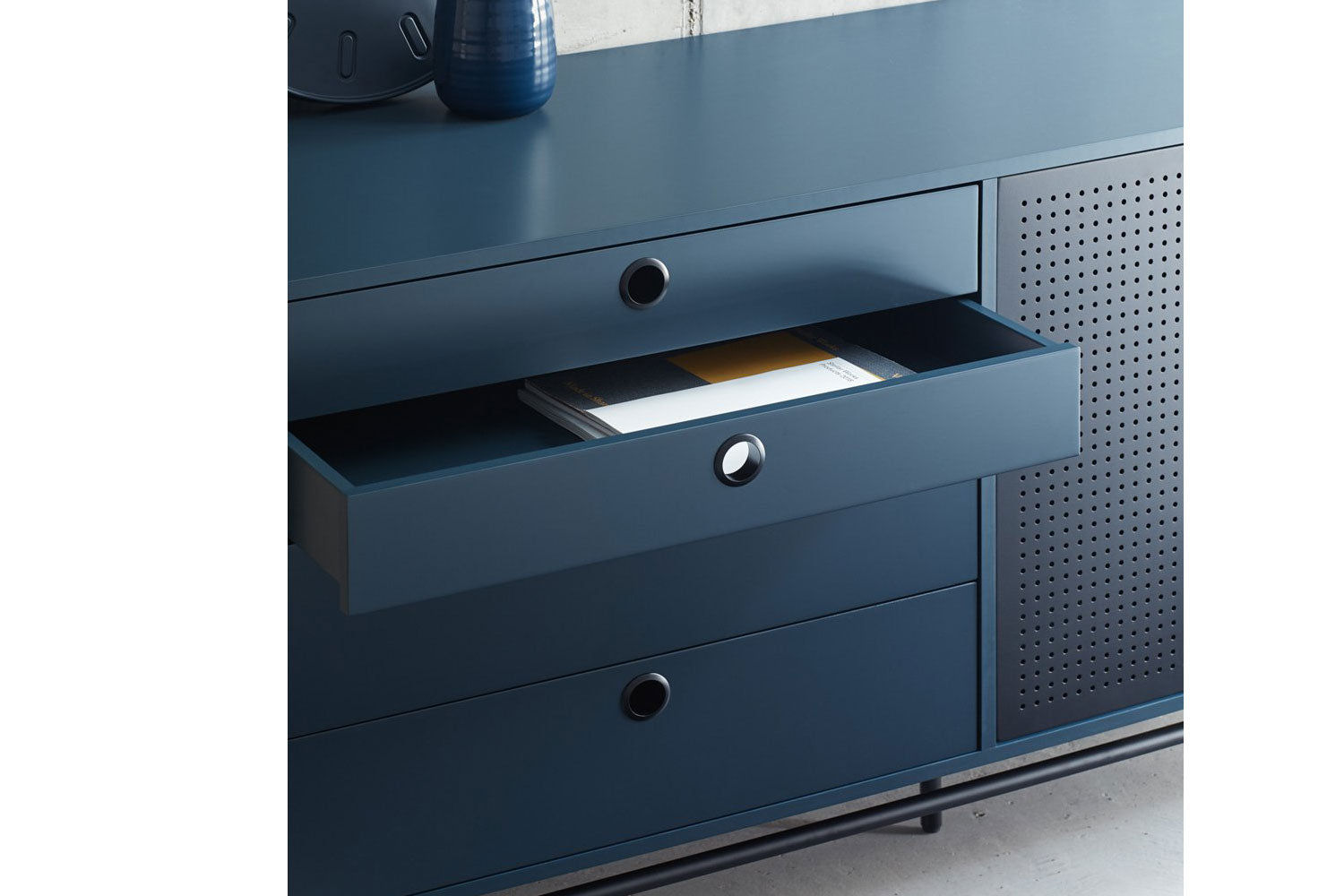 Buffet 4 tiroirs 2 portes 150x47 cm Punto de Teulat bleu
