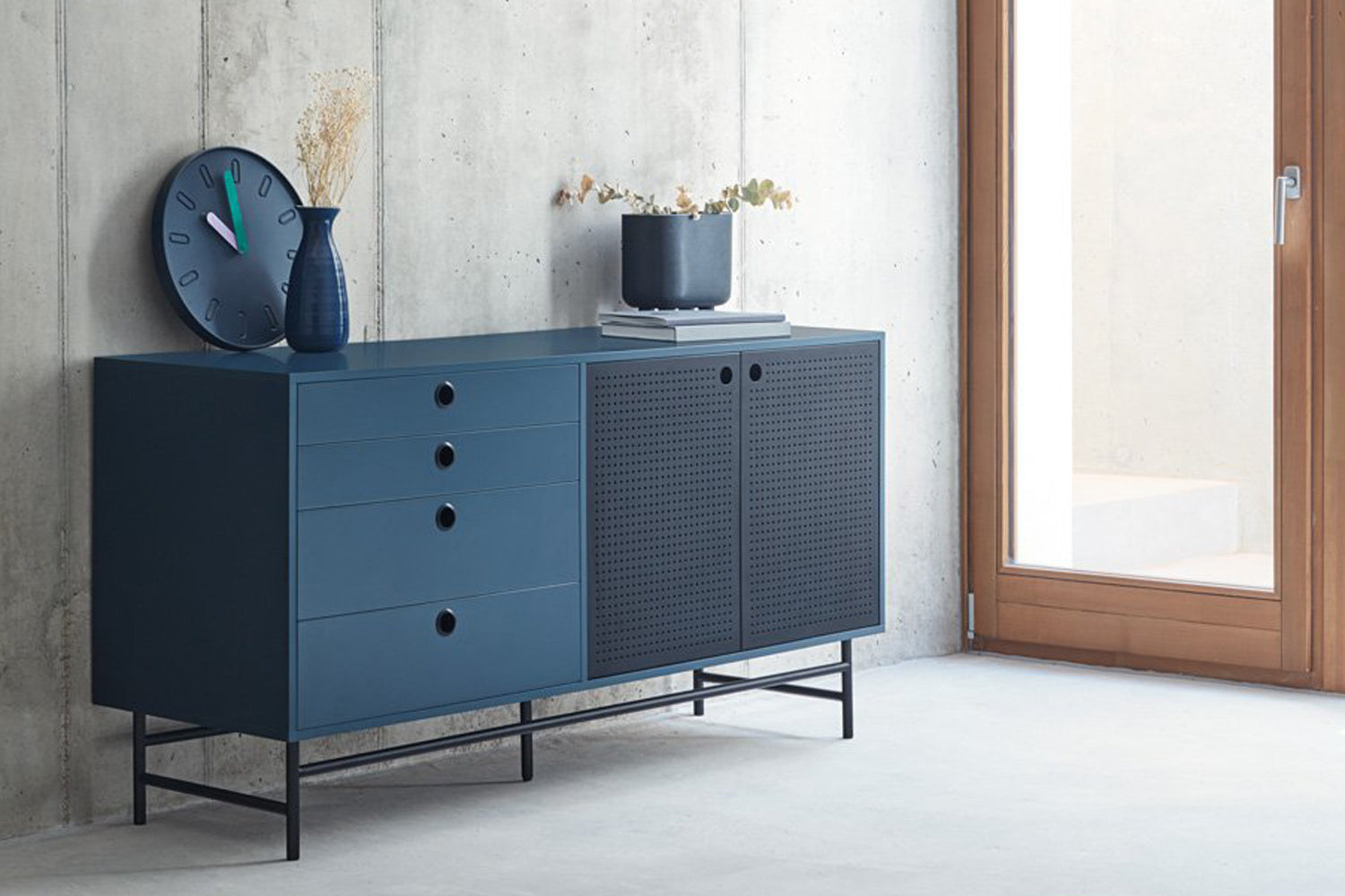 Buffet 4 tiroirs 2 portes 150x47 cm Punto de Teulat bleu