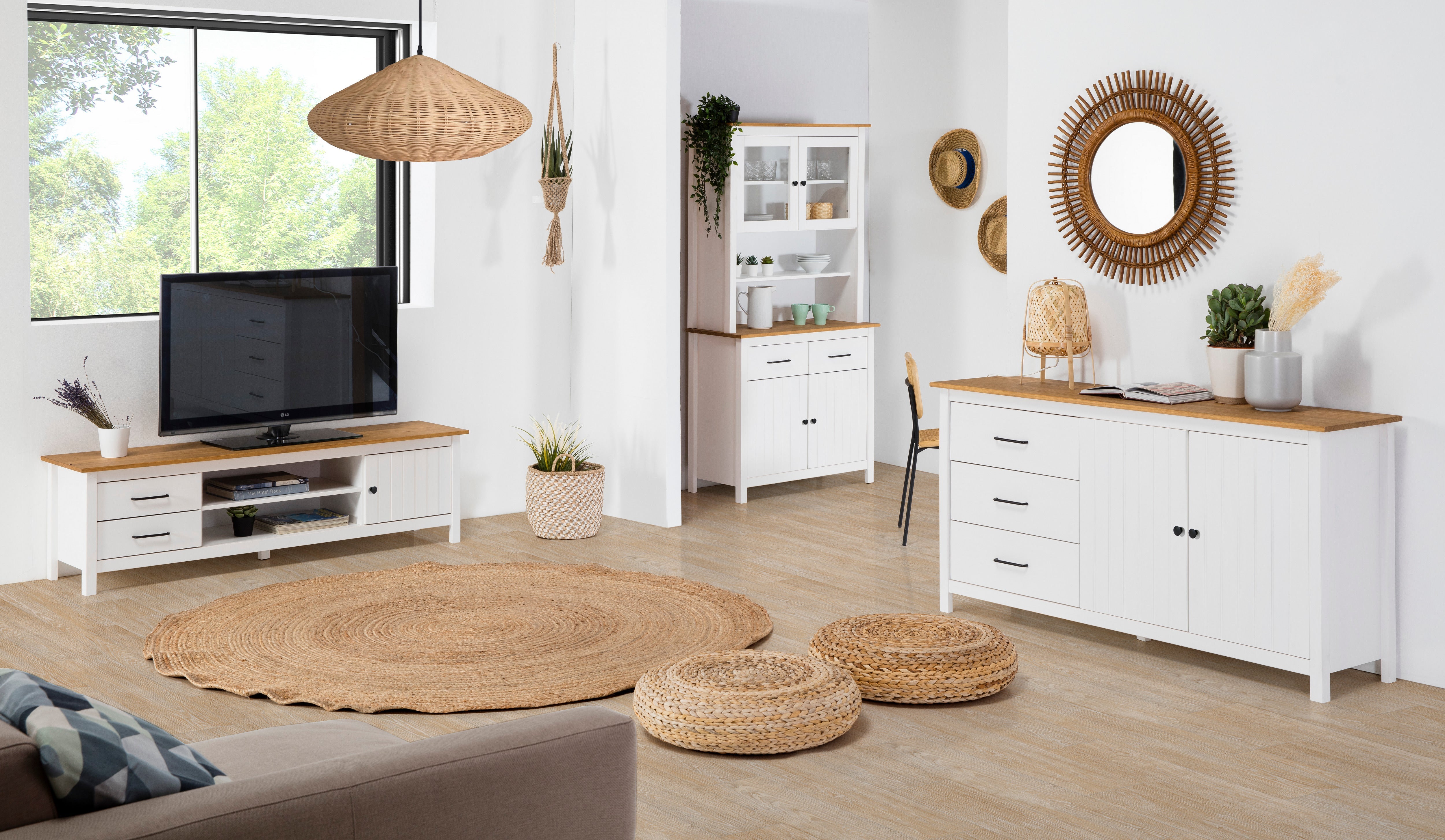 Meuble TV en bois blanc deux tiroirs 158 x 40 cm Triversa