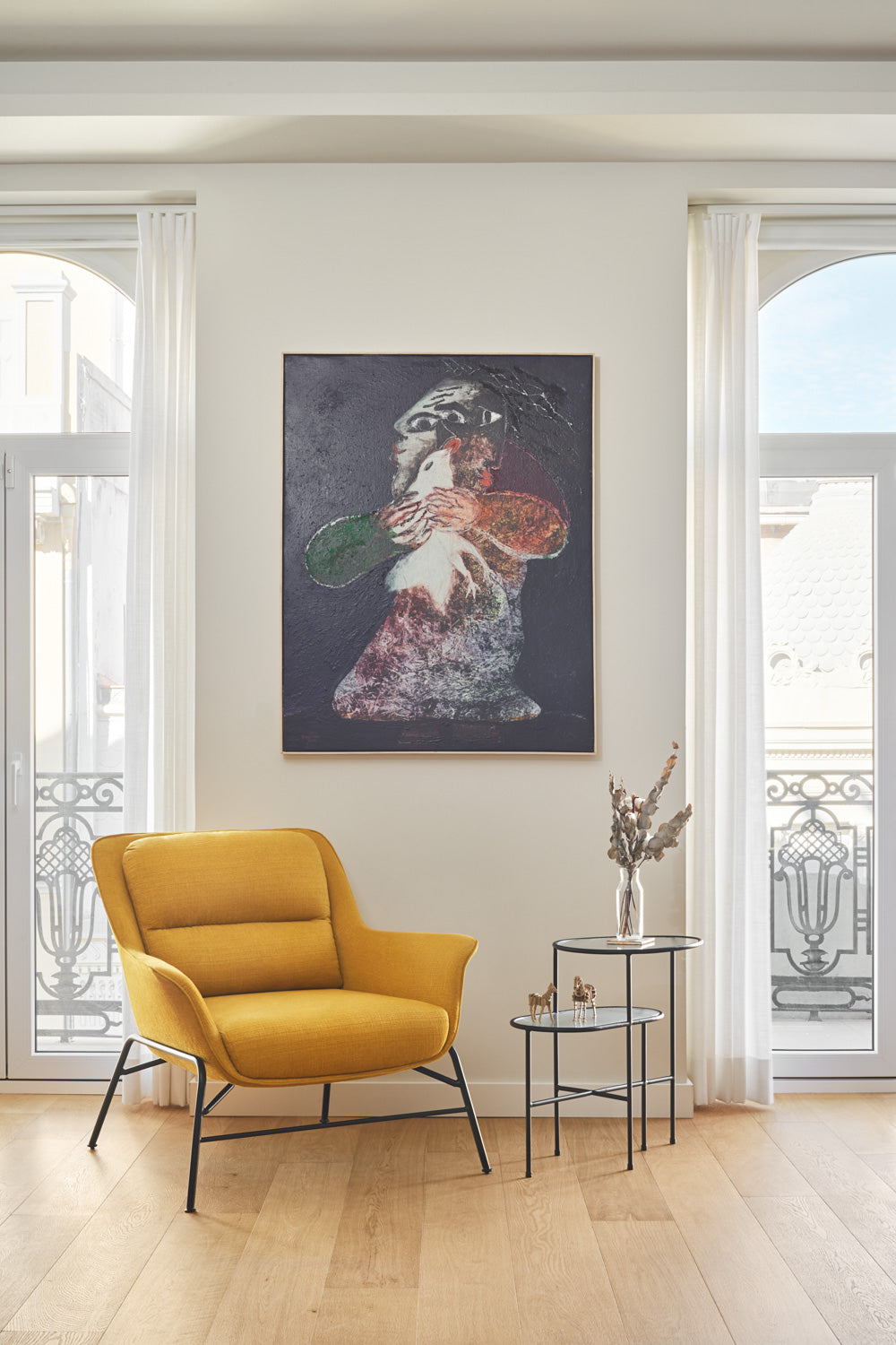 Fauteuil moderne 86x91 h43 cm Sadira avec accoudoirs en tissu moutarde