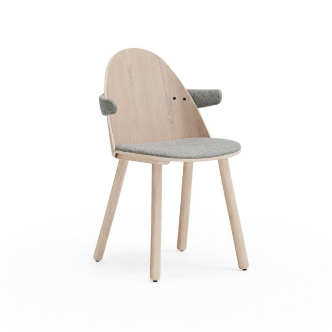 Lde 2 chaises Uma en bois naturel avec accoudoirs