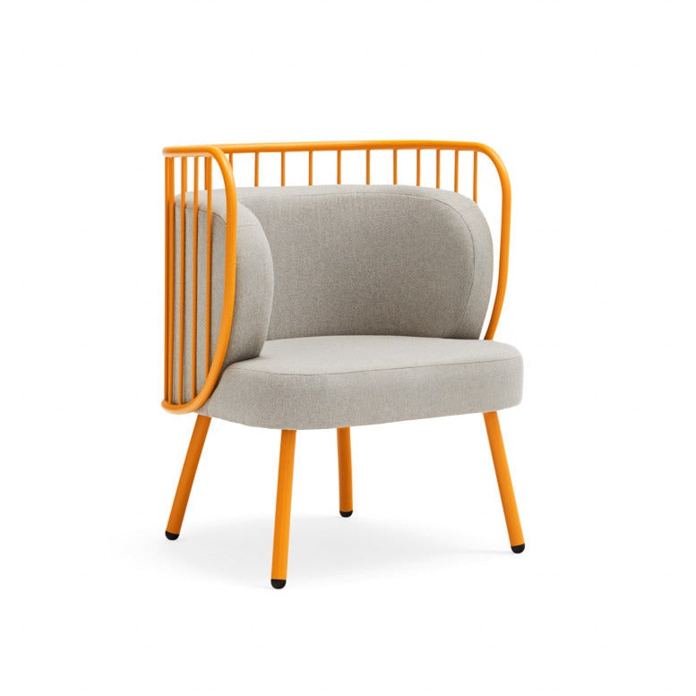 Fauteuil 67x83 h44 cm Nabi en tissu gris et structure en métal moutarde