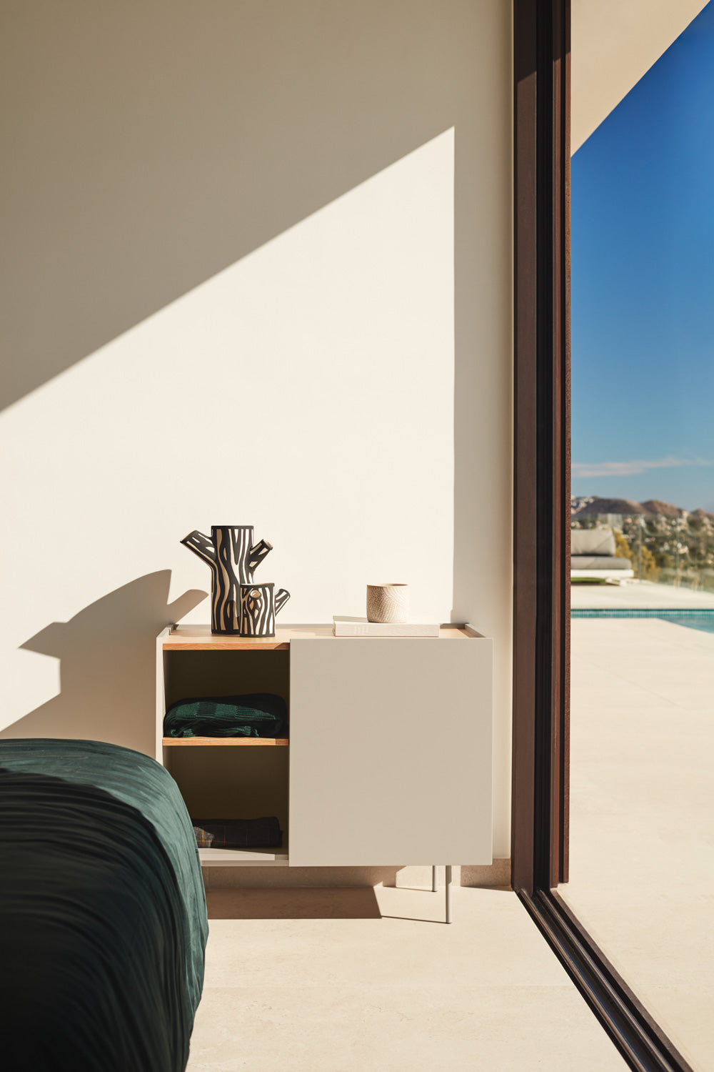 Commode 3 tiroirs 88x78 cm Otto de Teulat avec porte en bois chêne et cachemire