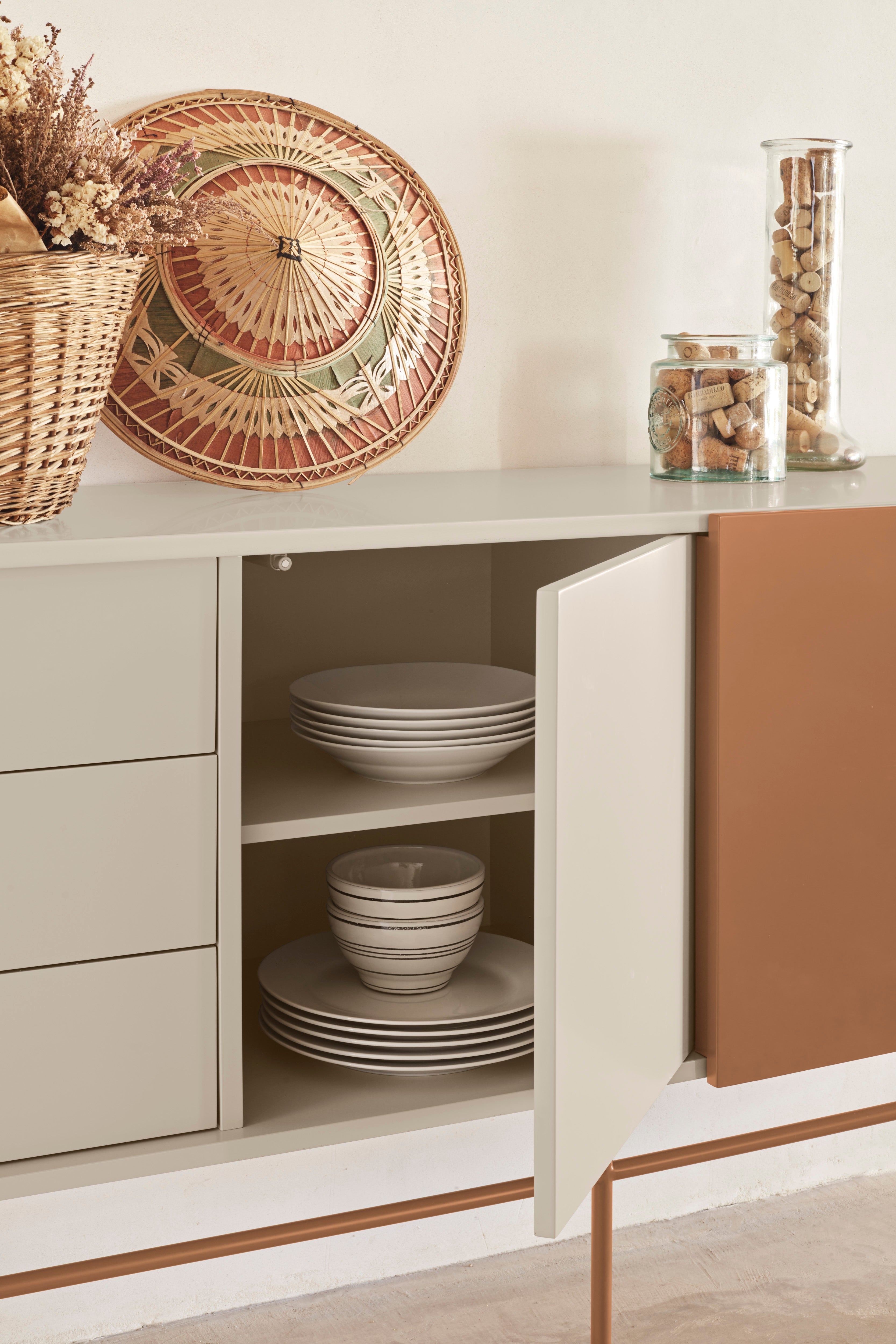 Buffet 3 tiroirs et porte coulissante laquée sable et terre cuite avec pied en fer Nube di Teulat 180x45cm