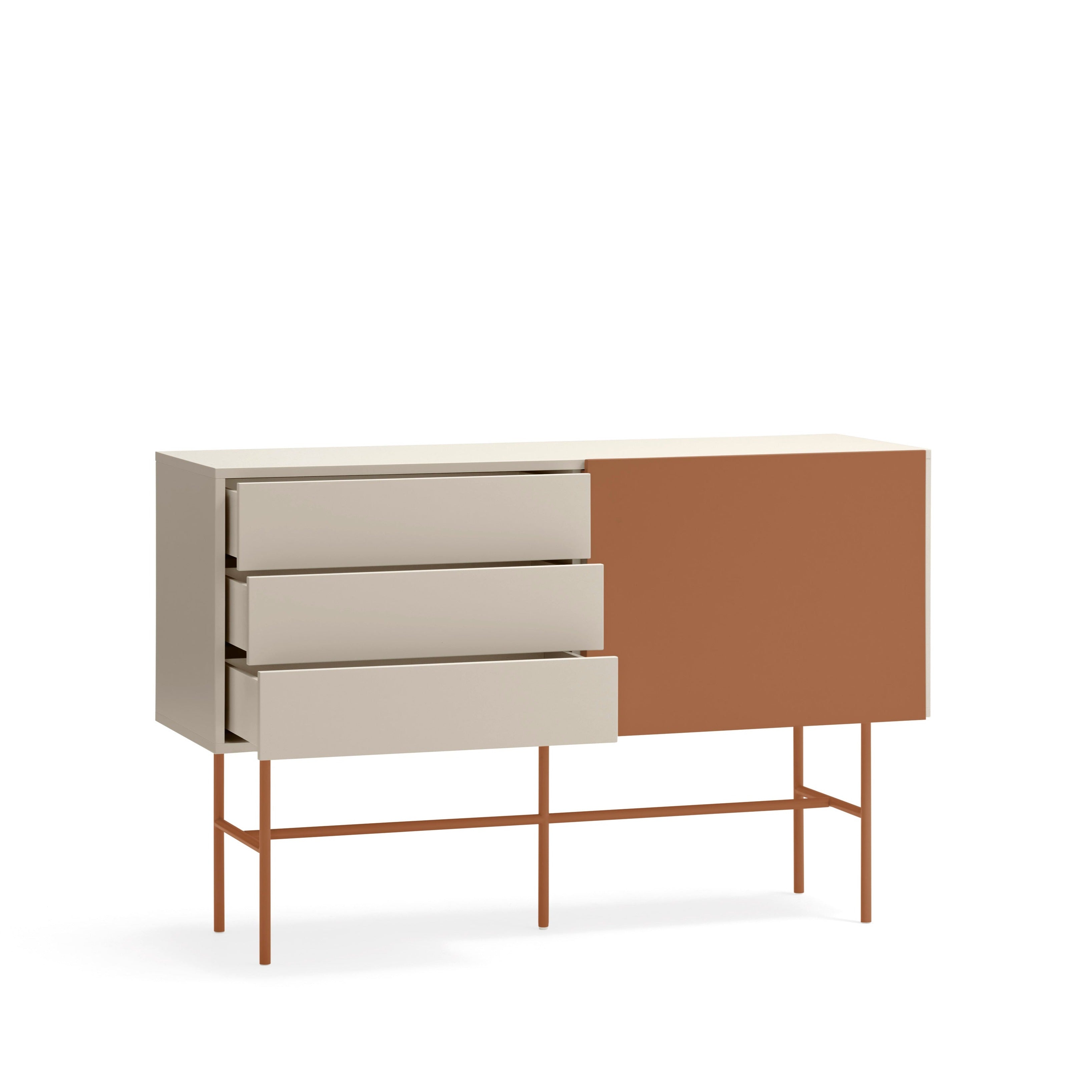 Commode 3 tiroirs et porte coulissante laquée sable et terre cuite Nube par Teulat 140x91 cm