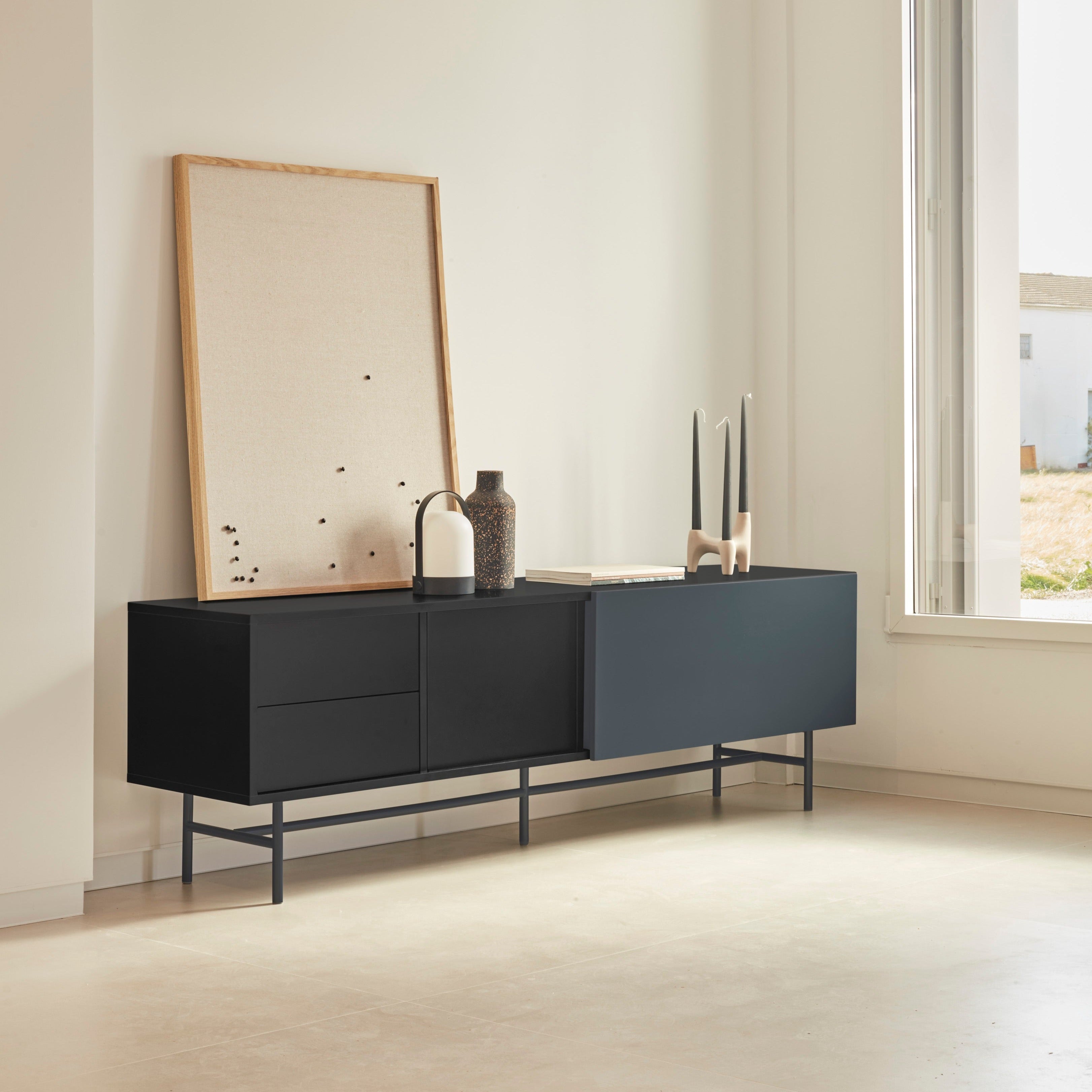 Meuble TV 2 portes et 2 tiroirs 180x56 cm Nube par Teulat laqué noir et gris anthracite avec pied en fer