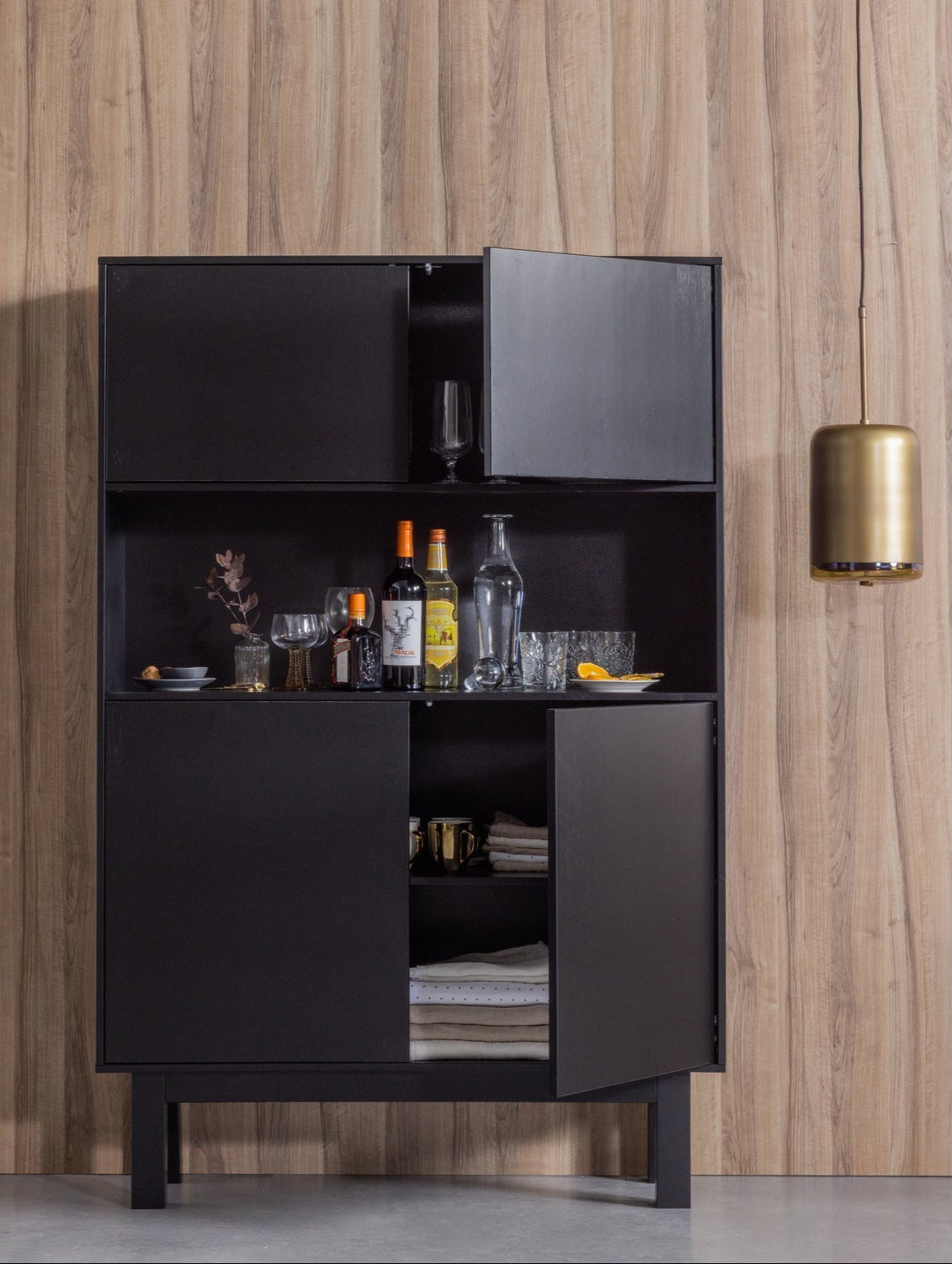 Credenza 4 ante in legno di pino nero Finca