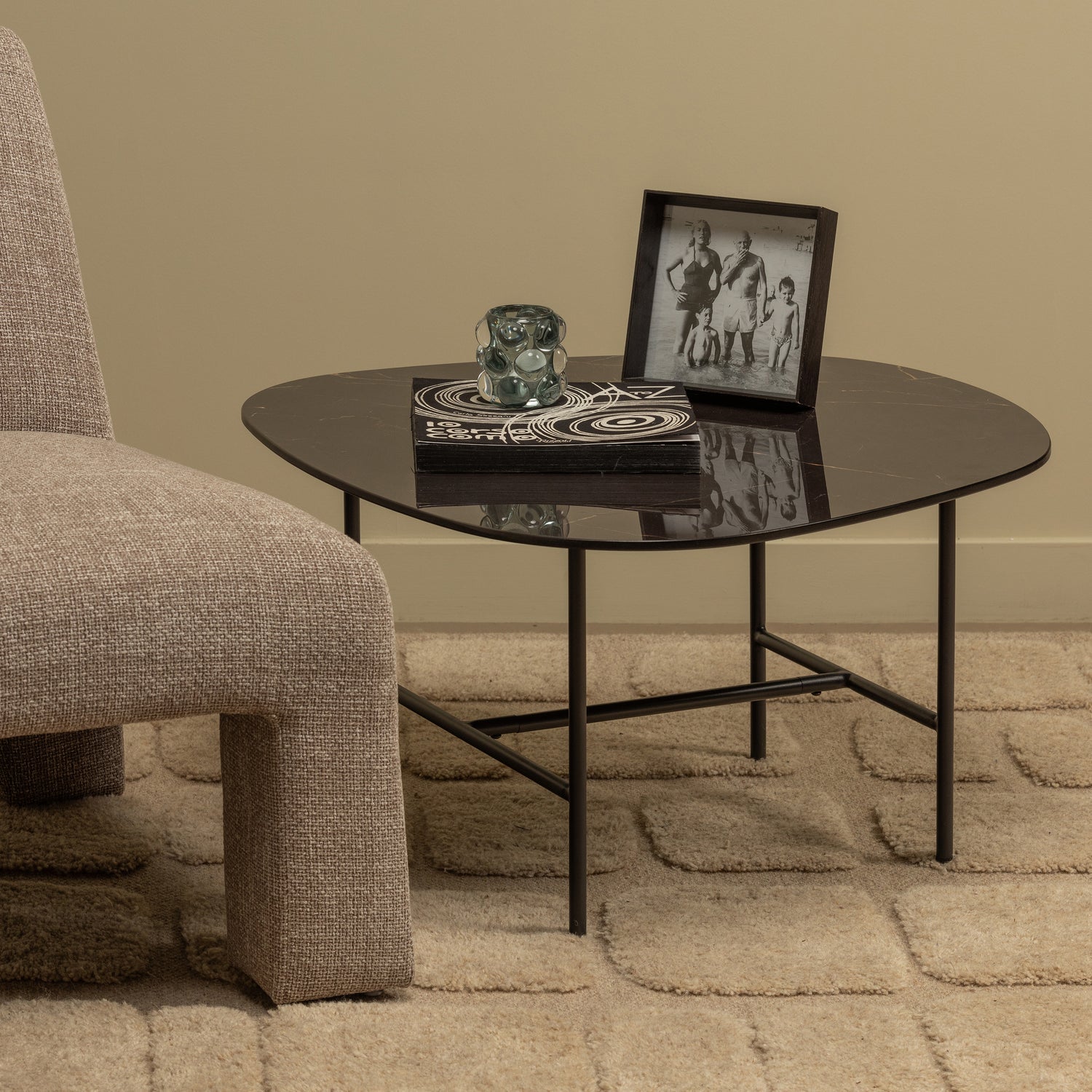 Tavolino effetto marmo nero Vajen