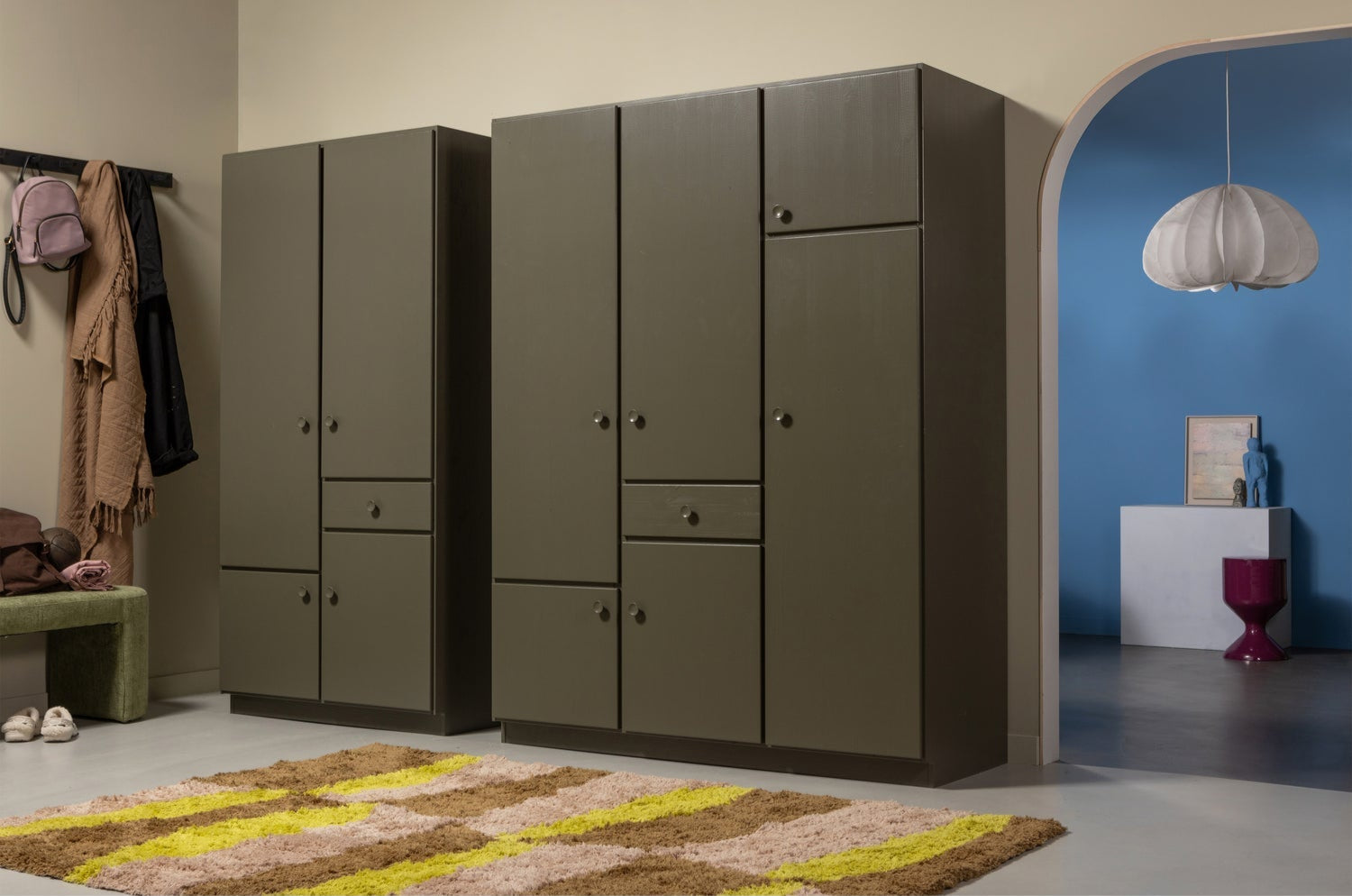 Credenza 4 ante 1 cassetto in pino verde Alfie 210x107cm