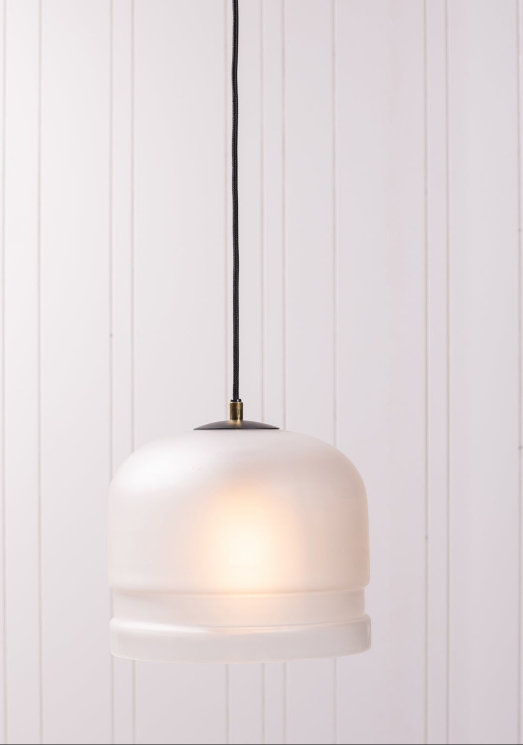 Lampada a sospensione in metallo leggero bianco Micah 27x27 cm