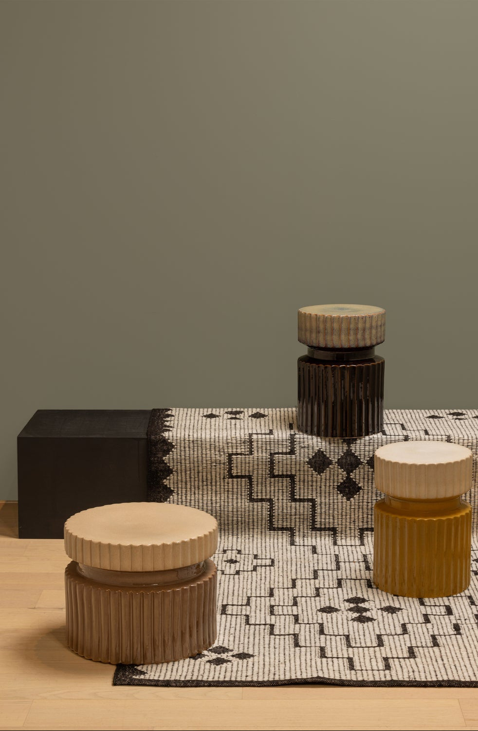 Table basse en céramique émaillée Geer 48x35 cm