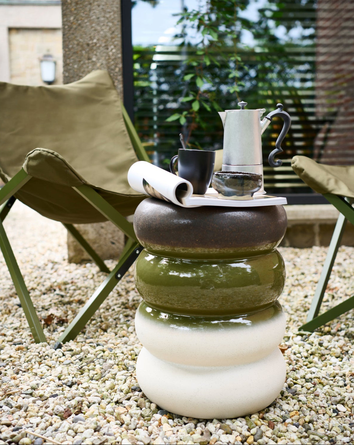 Tavolino curvo in ceramica Bulb 44x34 cm