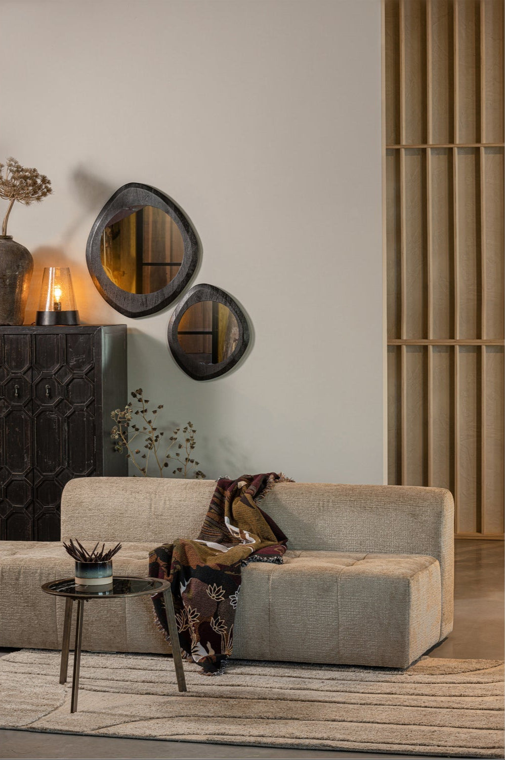 Specchio con cornice in legno nera opaca Enclose 70x60 cm