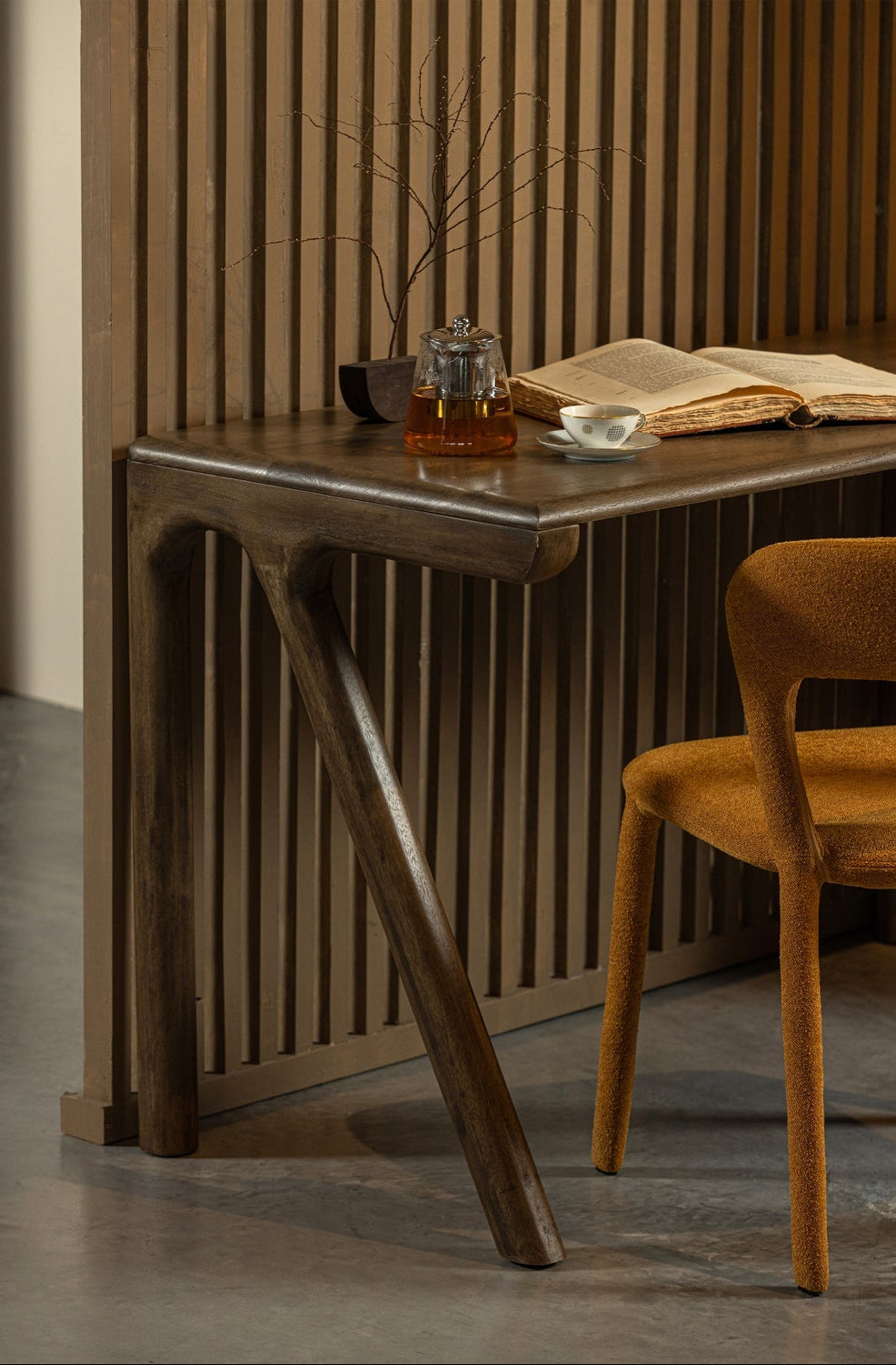 Scrivania in legno di mango Tug 78x130 cm