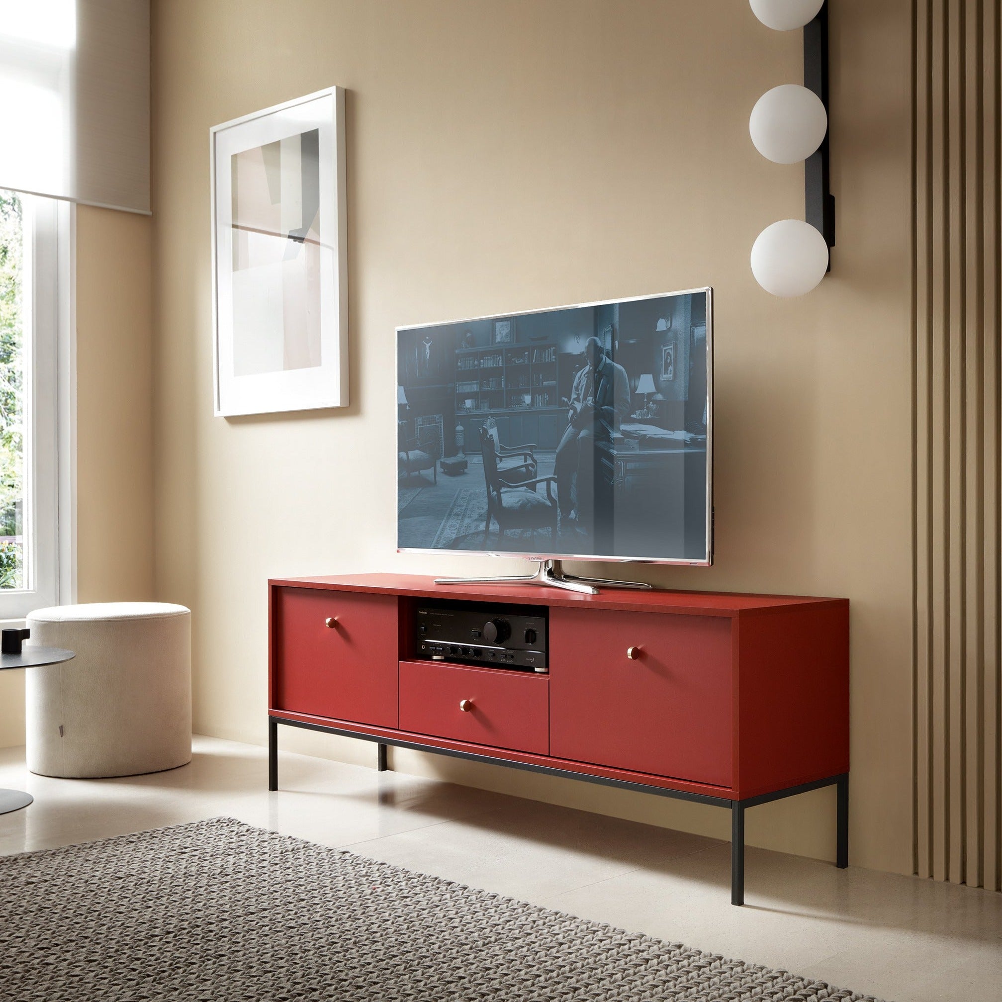 Meuble TV bordeaux 2 portes 1 tiroir et pieds en bois laminé Canterno 154x39 cm