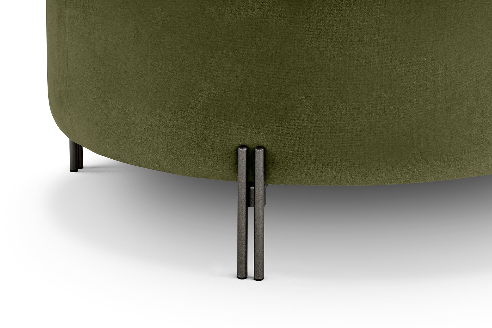 Pouf rangement rond Made in Italy en velours vert avec pieds en métal Peglia