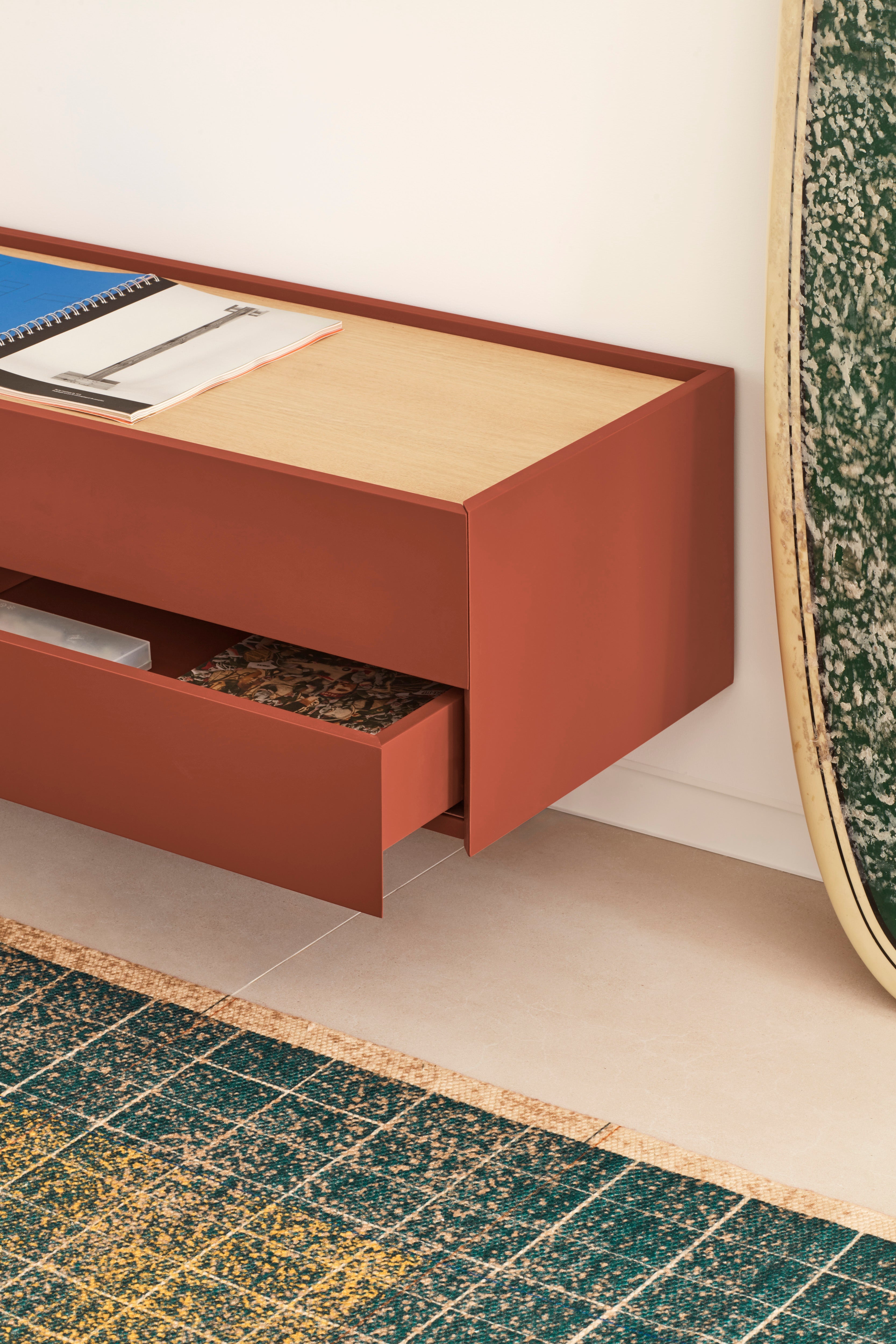 Meuble TV 2 portes 2 tiroirs 180x45 cm Otto en bois de chêne et terre cuite