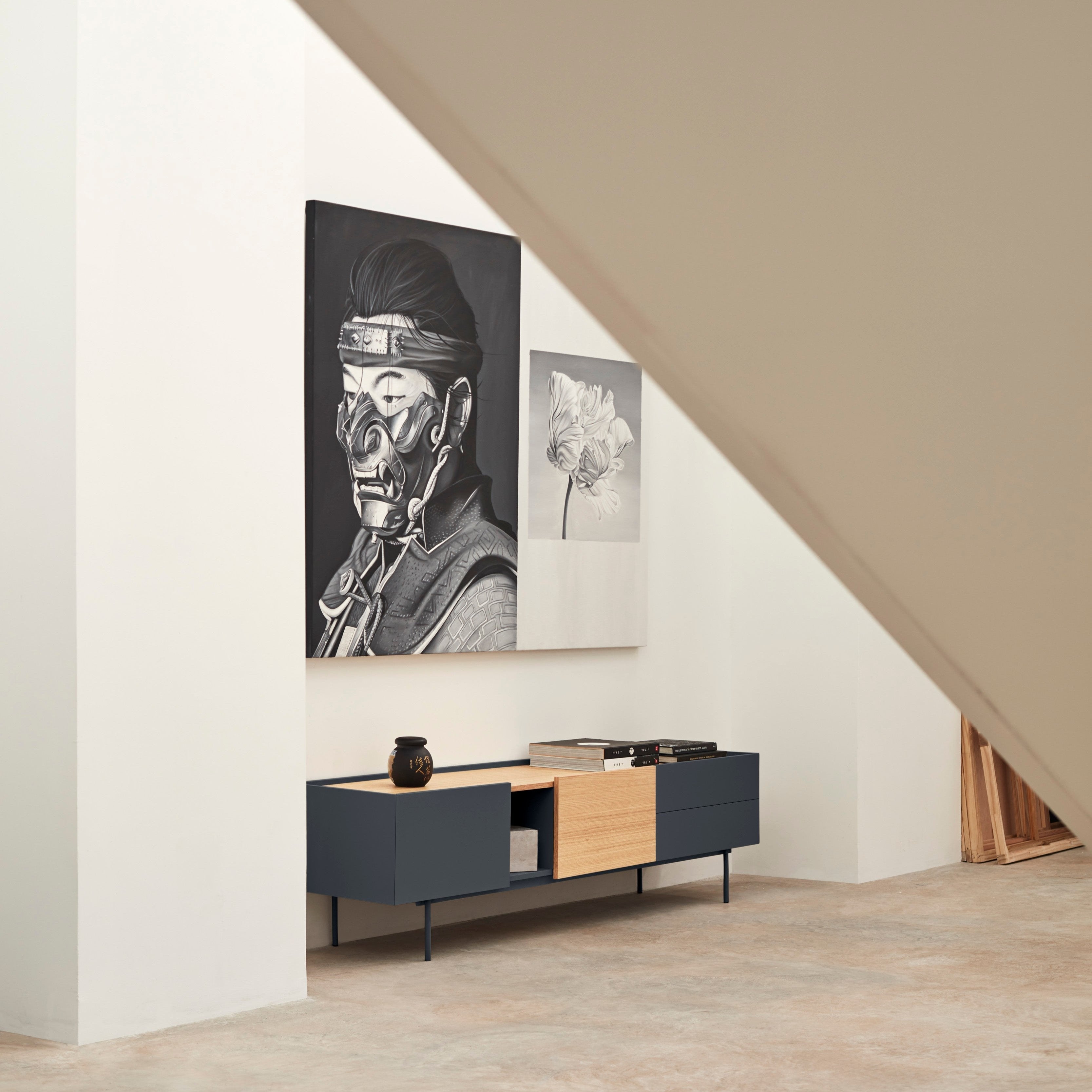 Meuble TV 2 portes 2 tiroirs 180x45 cm Otto en bois de chêne gris anthracite 