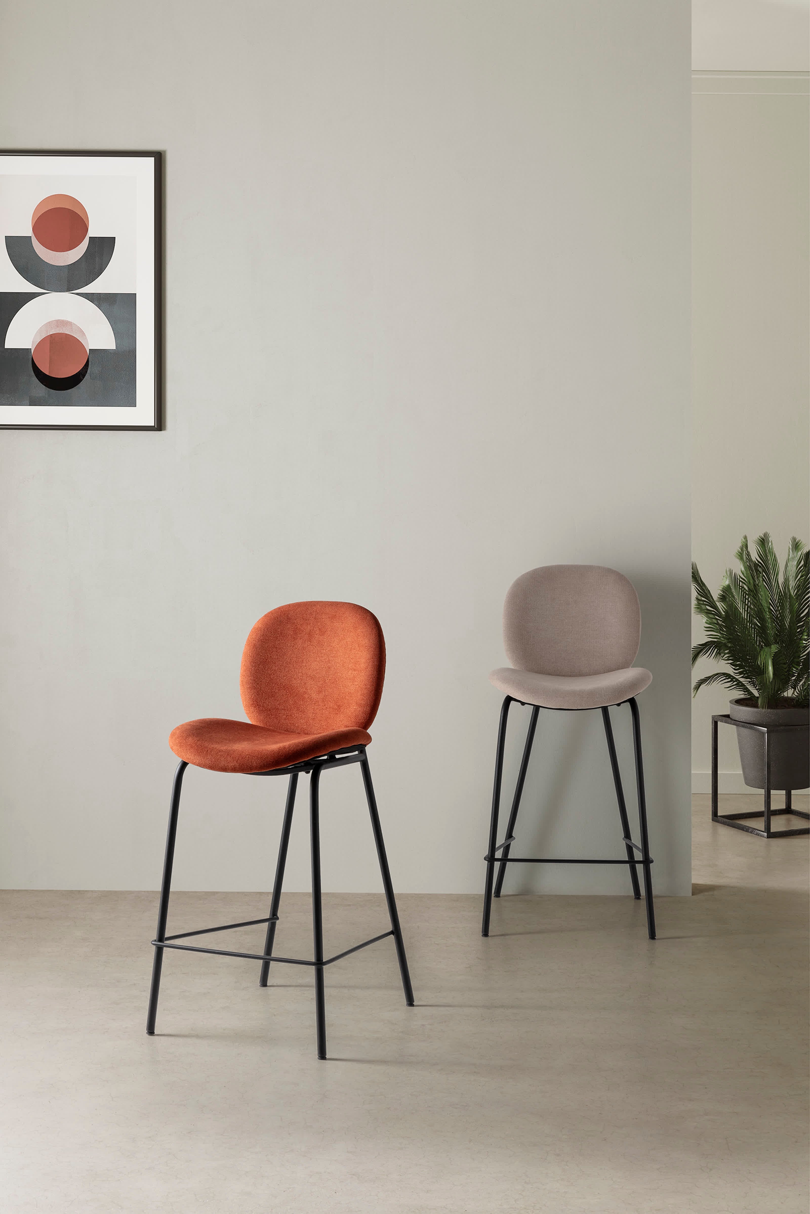 Set di 2 sgabelli in tessuto e struttura in metallo Corinna 46x48 h93 cm