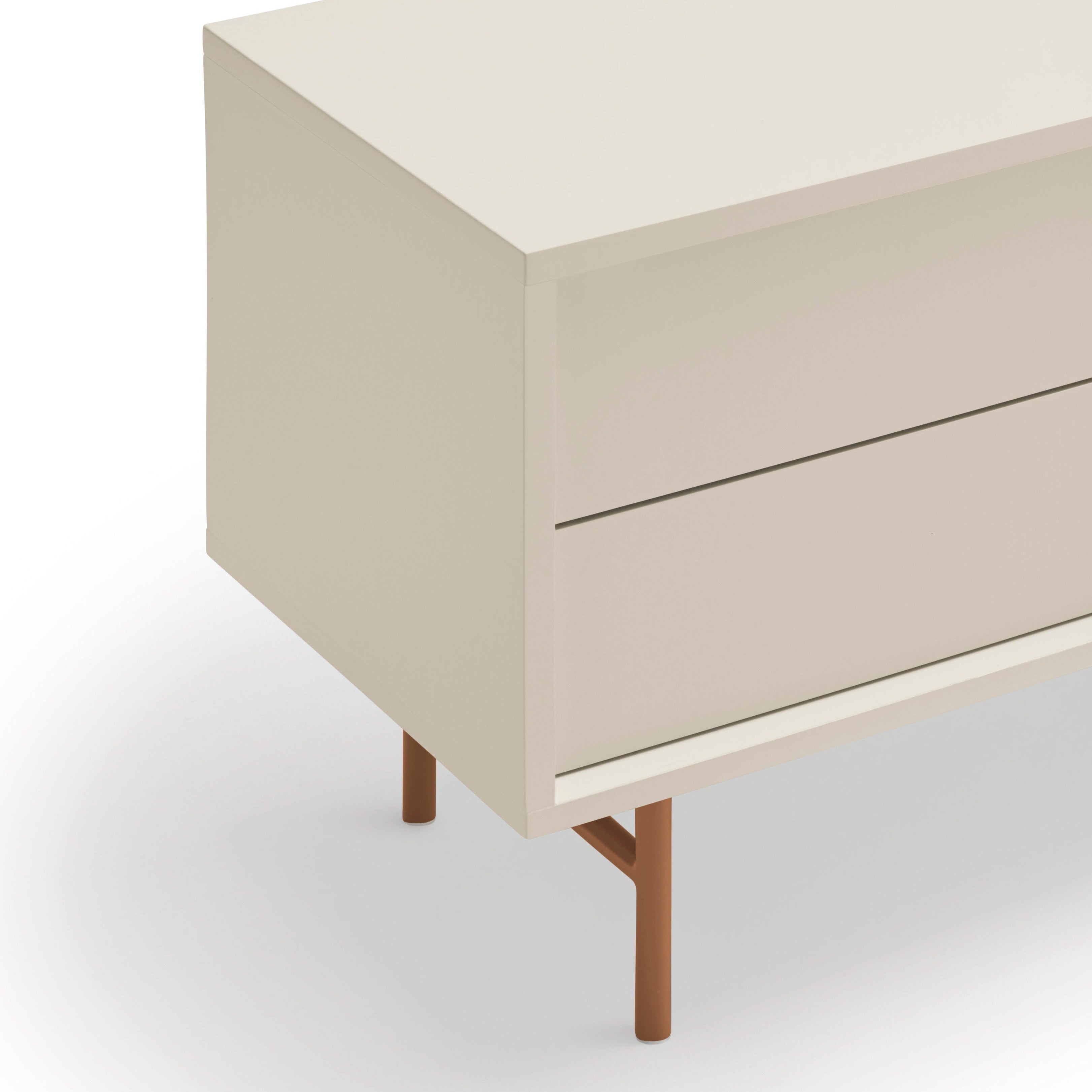 Meuble TV 2 portes et 2 tiroirs 180x56 cm Nube par Teulat laqué sable et terre cuite avec pied en fer 