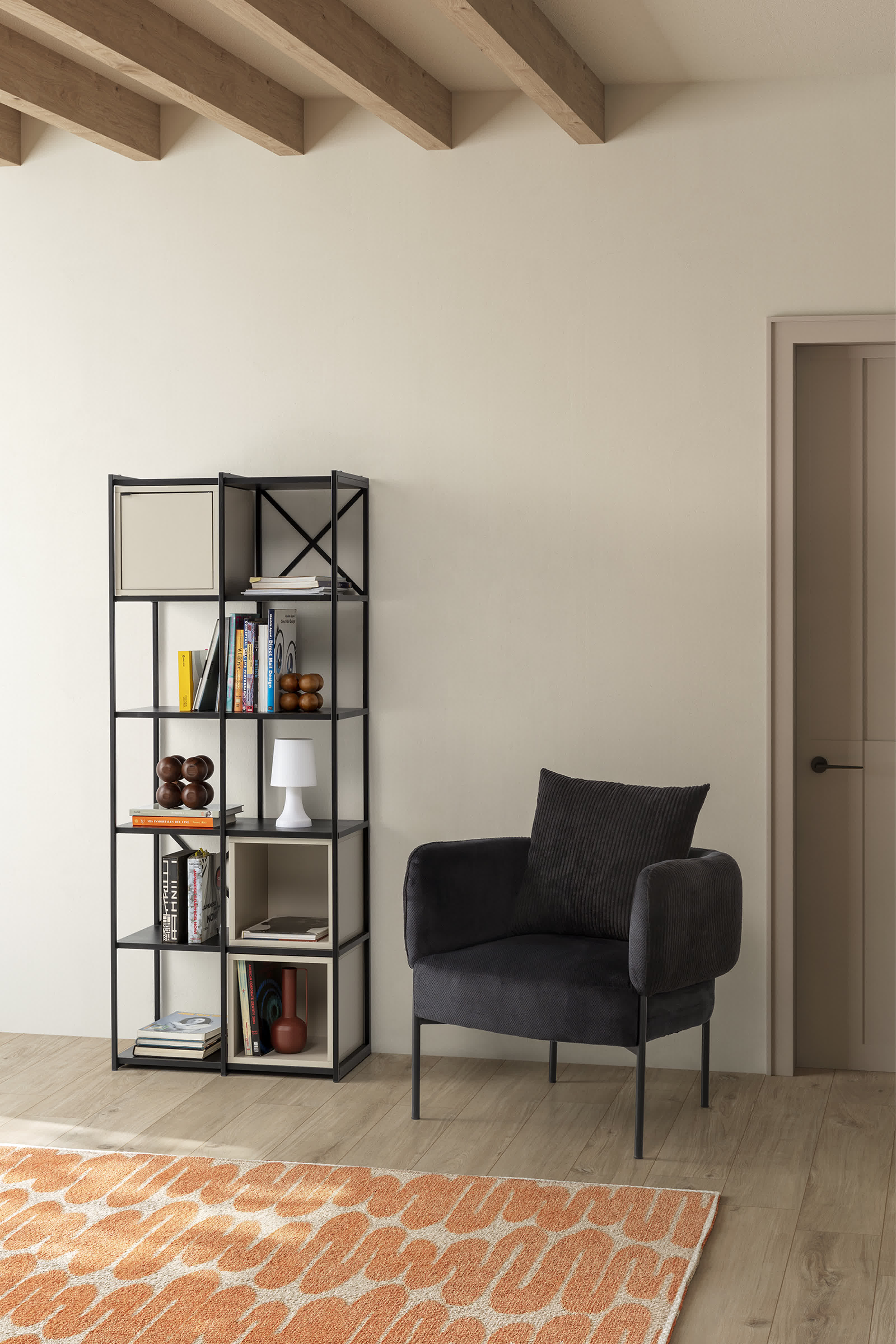 Poltrona in velluto a coste con gambe in metallo Arno 70x61 h72 cm