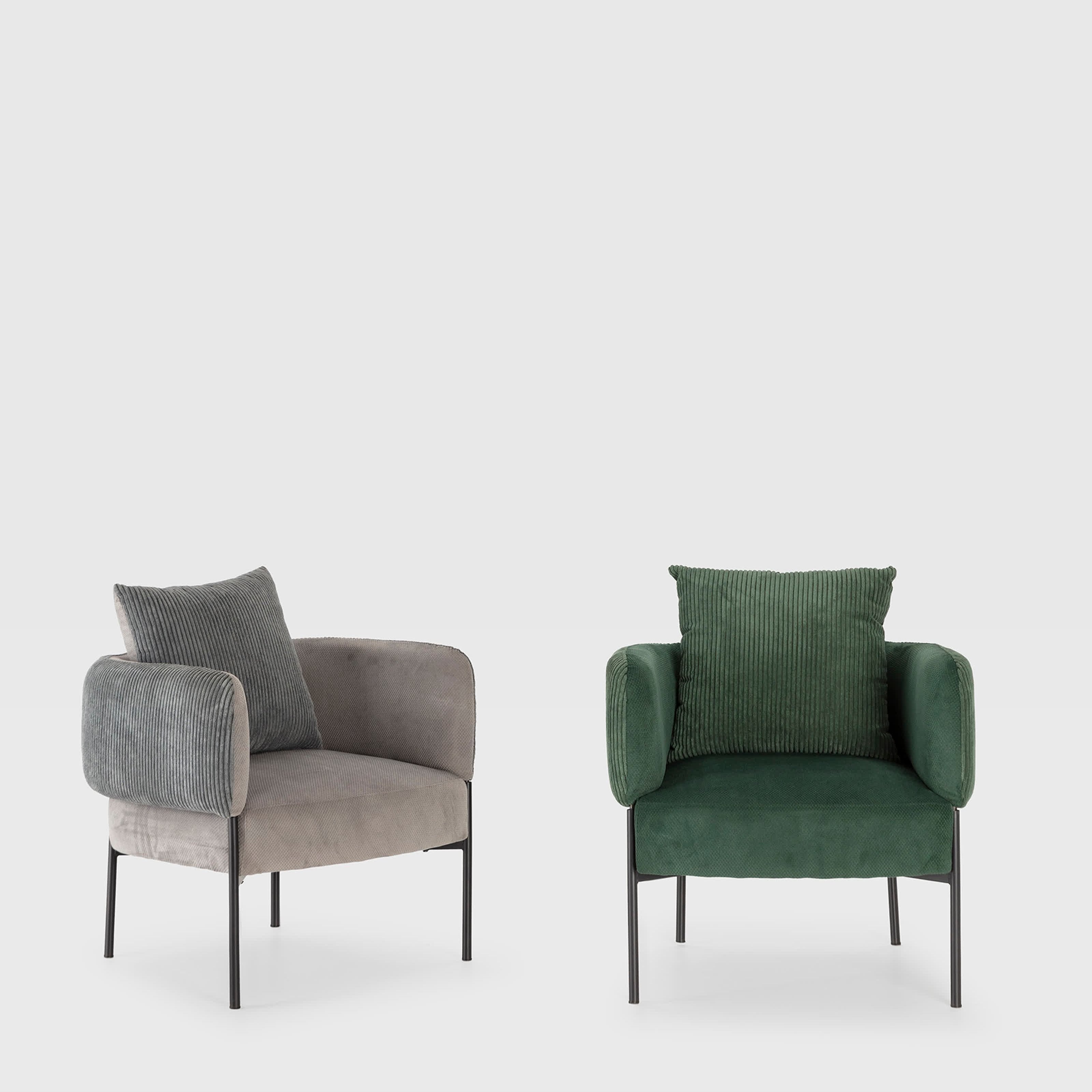 Poltrona in velluto a coste con gambe in metallo Arno 70x61 h72 cm