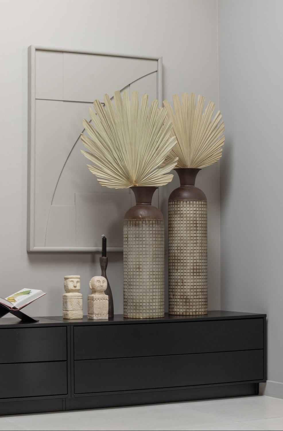 Mobile TV 2 cassetti in legno di pino nero Finca