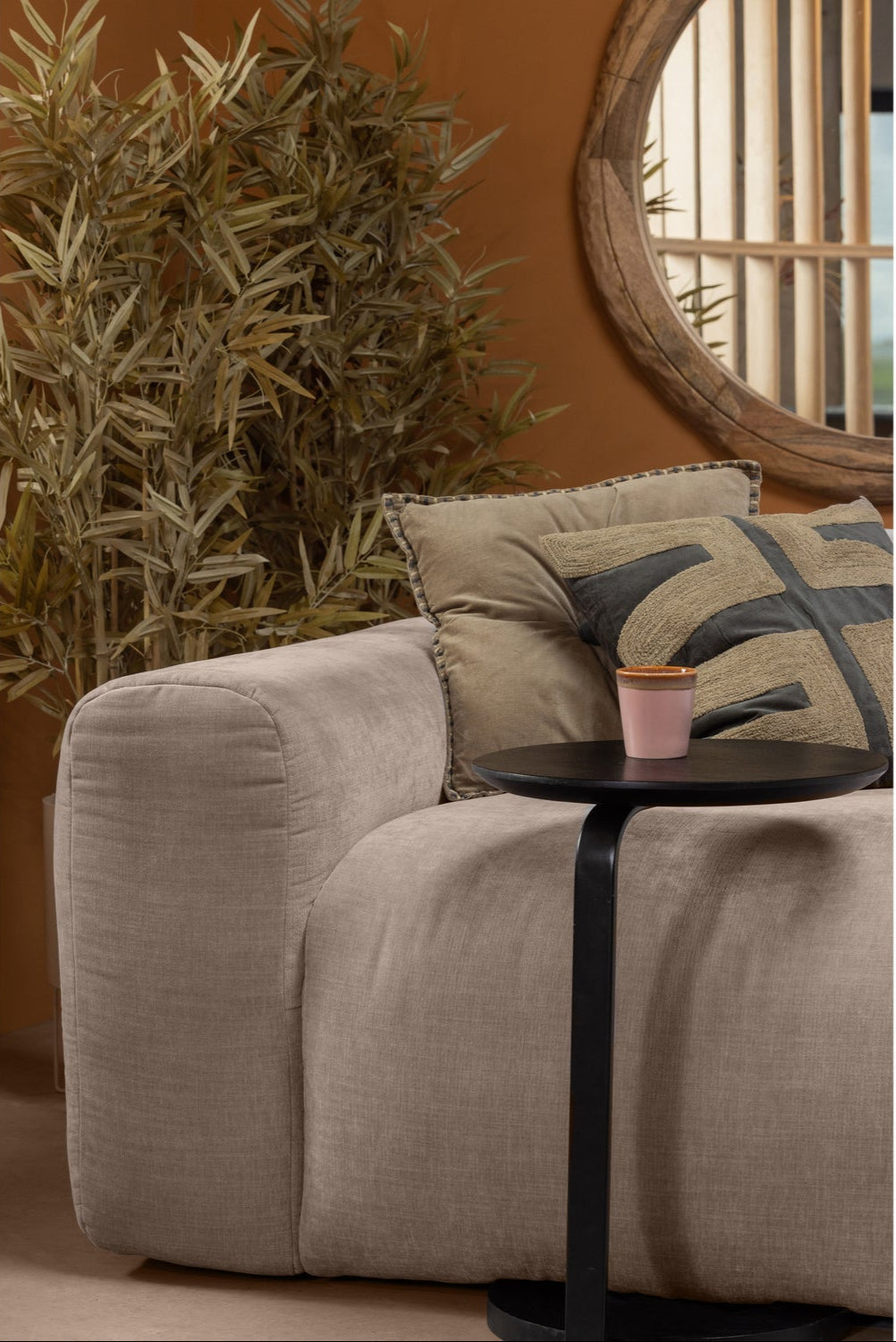 Tavolino in legno di mango nero opaco Floor 57x39 cm