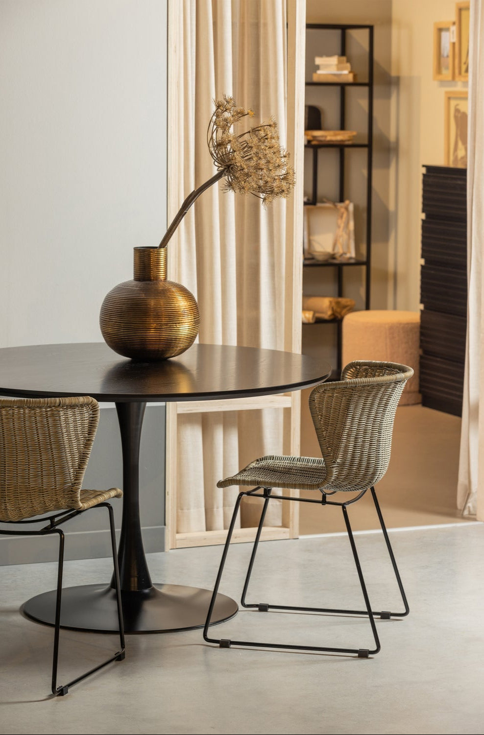 Table à manger ronde noire Sammy 75x120 cm