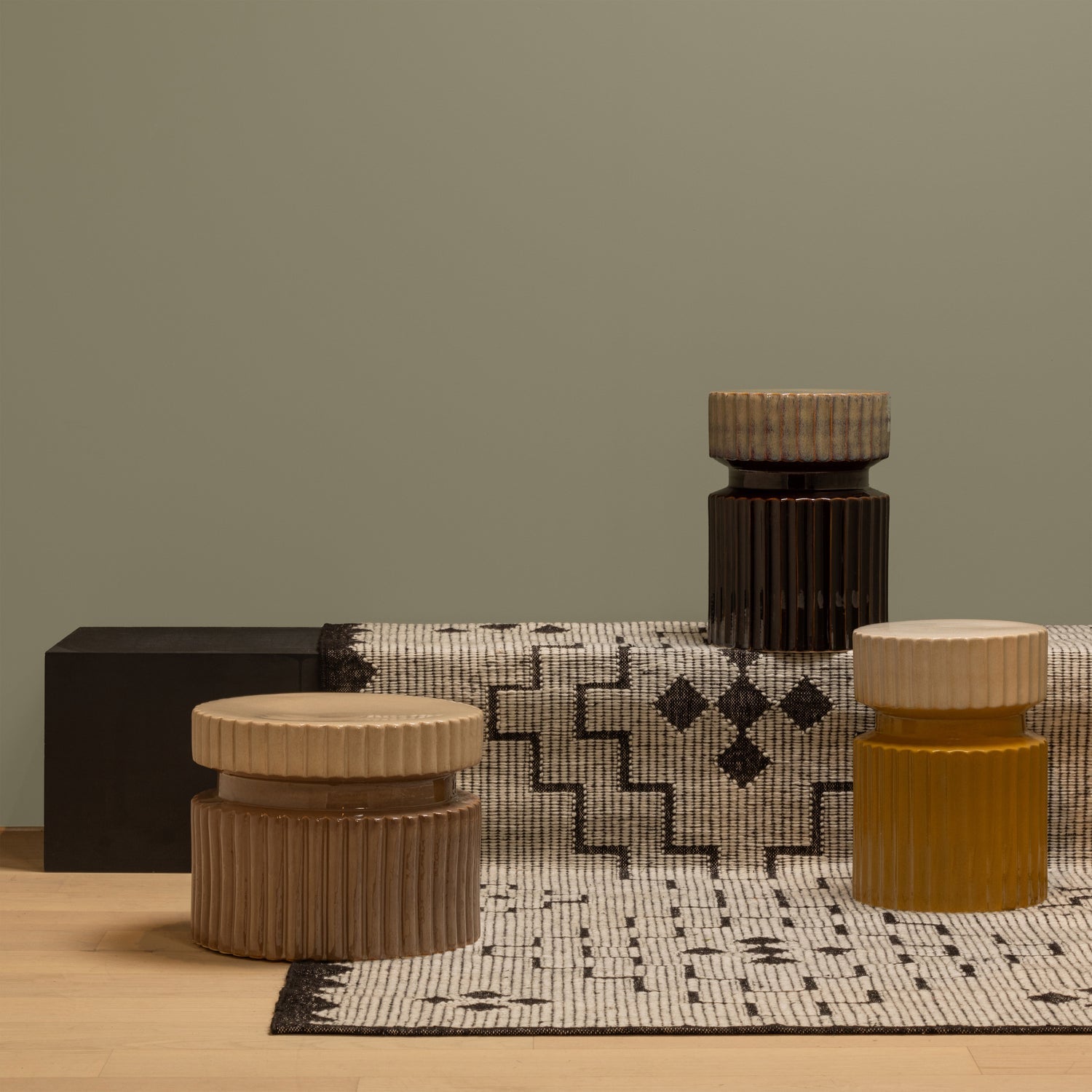 Table basse en céramique émaillée Geer 48x35 cm