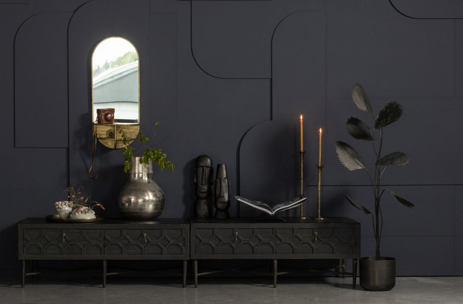 Tavolino 2 cassetti in legno di pino nero Bequest 46x120 cm