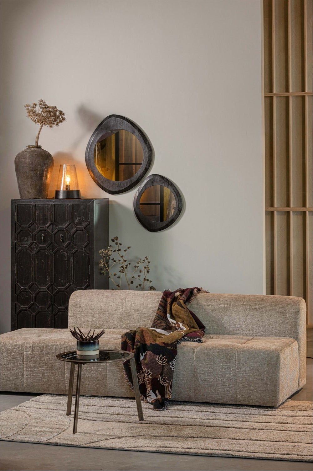 Specchio con cornice in legno nera opaca Enclose 70x60 cm