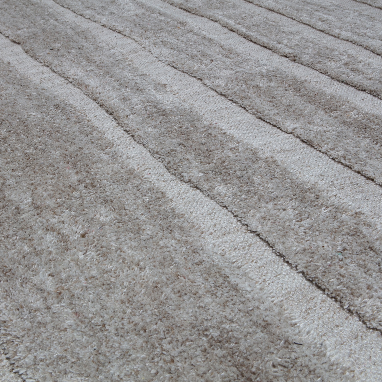 Tappeto con motivo grafico grigio Inure 240x170 cm