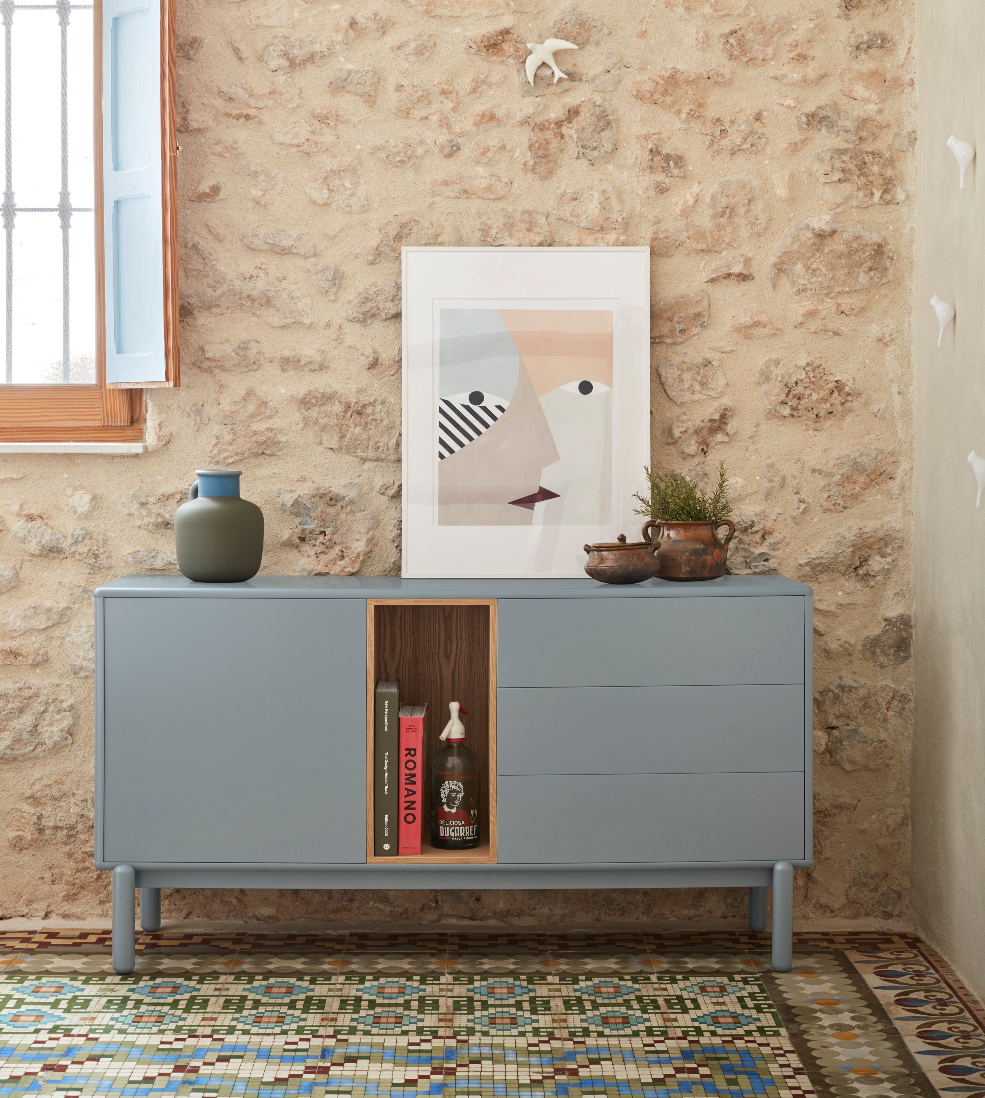 Buffet 3 tiroirs 1 porte 140x40 cm Corvo de Teulat en bois massif laqué gris perle