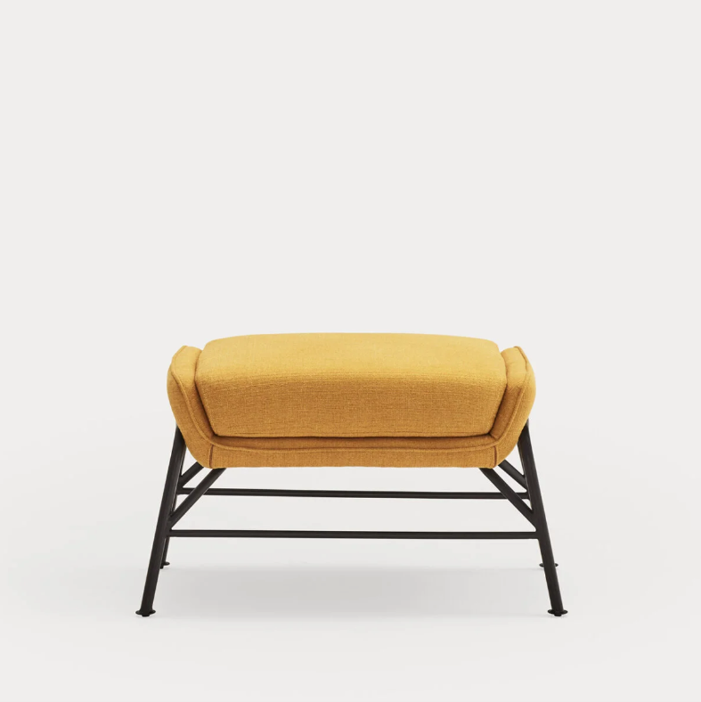 Repose-pieds en tissu avec structure en métal moutarde pour fauteuil Sadira
